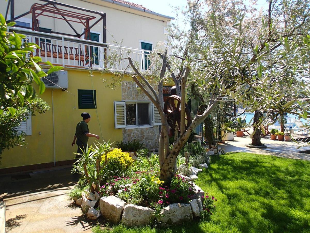 Apartments By The Sea Blace, Neretva Delta - Usce Neretve - 16068 Esterno foto
