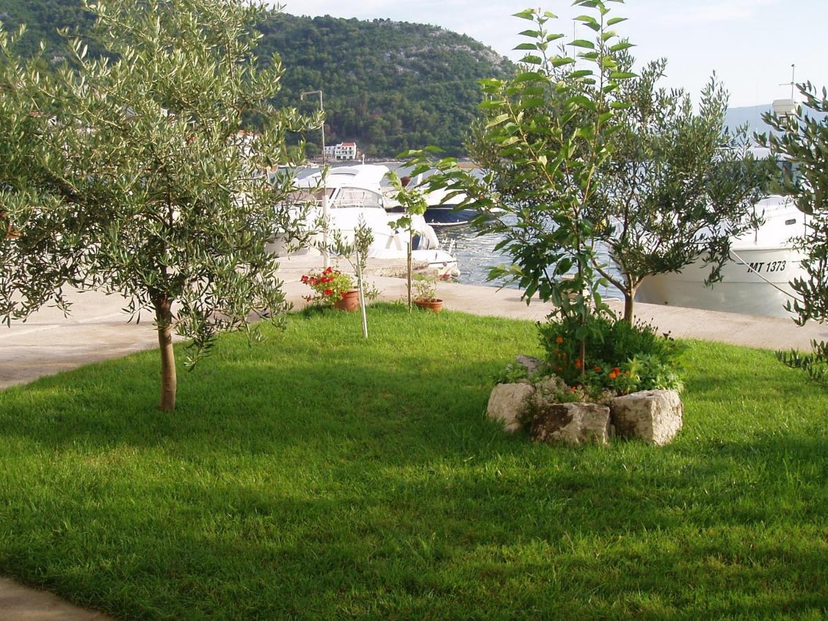 Apartments By The Sea Blace, Neretva Delta - Usce Neretve - 16068 Esterno foto