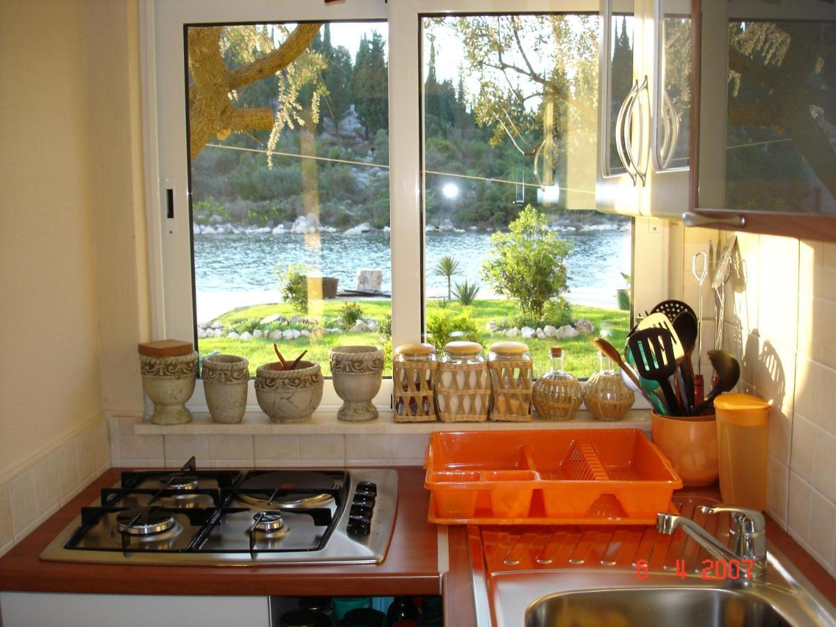 Apartments By The Sea Blace, Neretva Delta - Usce Neretve - 16068 Esterno foto
